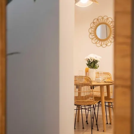 2 Bed Flat - Hyper Centre St Tropez